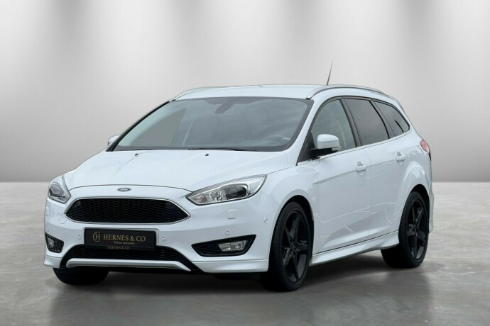 ford-focus-bensin-2017-big-0