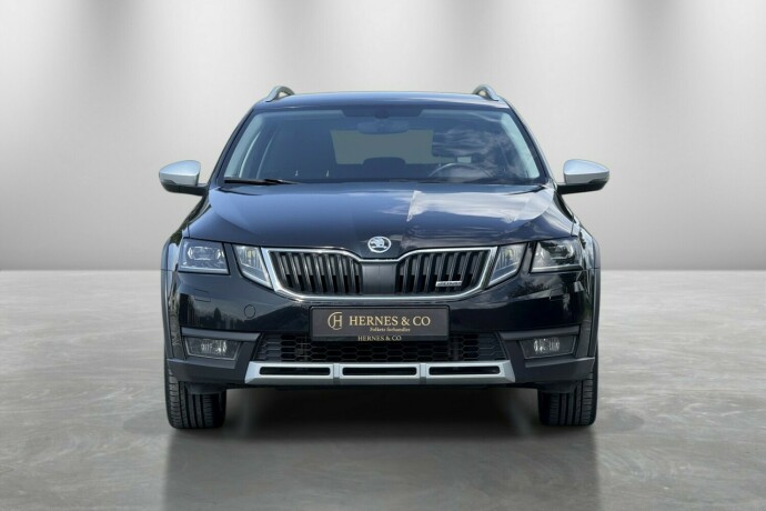 skoda-octavia-scout-diesel-2018-big-3