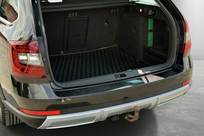 skoda-octavia-scout-diesel-2018-big-11