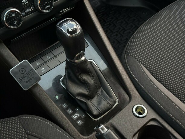 skoda-octavia-scout-diesel-2018-big-17