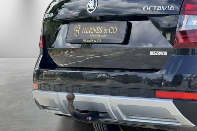 skoda-octavia-scout-diesel-2018-big-7