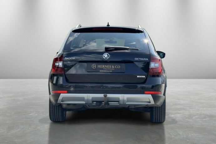 skoda-octavia-scout-diesel-2018-big-6