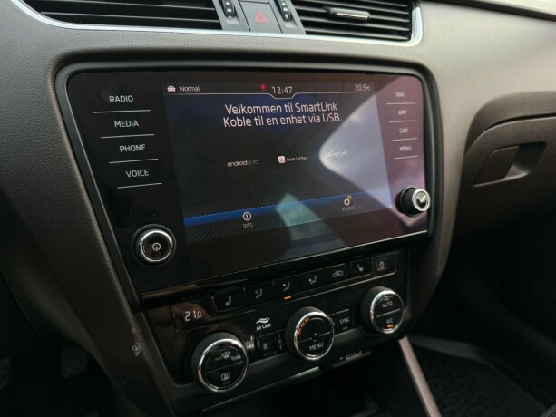 skoda-octavia-scout-diesel-2018-big-18