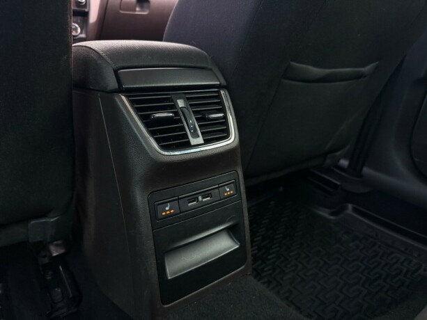 skoda-octavia-scout-diesel-2018-big-25