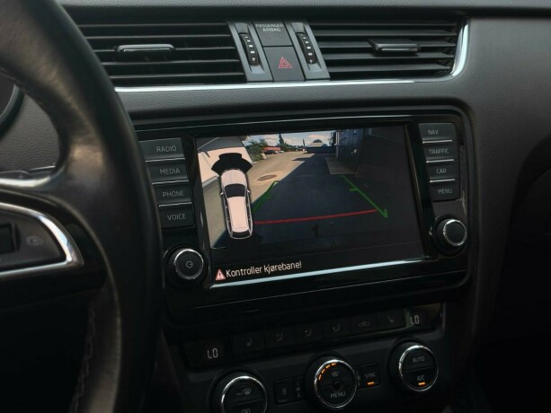 skoda-octavia-bensin-2016-big-20