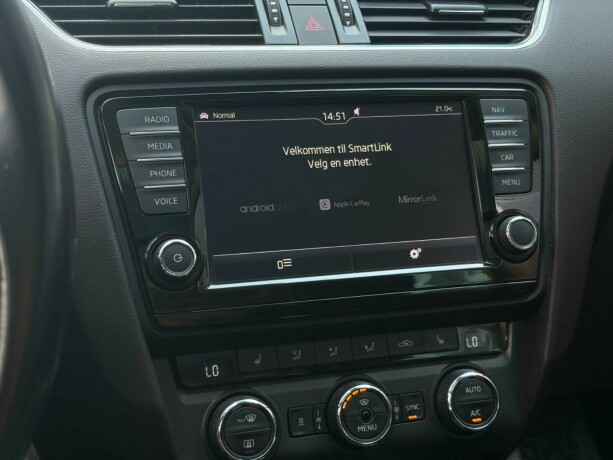 skoda-octavia-bensin-2016-big-21