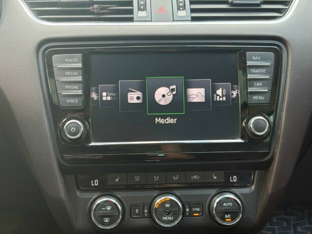 skoda-octavia-bensin-2016-big-23