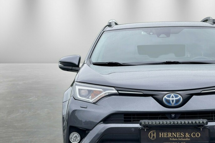 toyota-rav4-elektrisitetbensin-2016-big-3