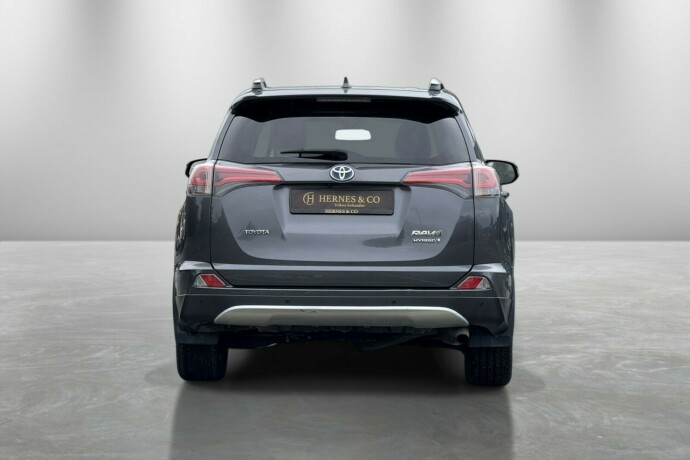 toyota-rav4-elektrisitetbensin-2016-big-5