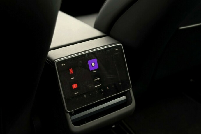 tesla-model-3-elektrisitet-2024-big-36