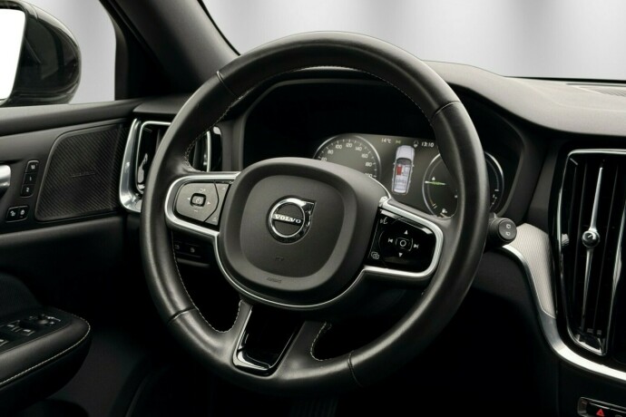 volvo-v60-elektrisitetbensin-2021-big-15