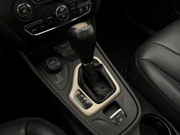 jeep-cherokee-diesel-2015-big-18