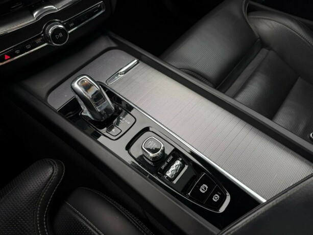 volvo-xc-60-elektrisitetbensin-2019-big-20