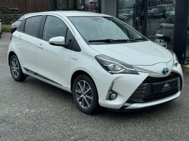 toyota-yaris-elektrisitetbensin-2019-big-2