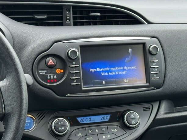toyota-yaris-elektrisitetbensin-2019-big-8
