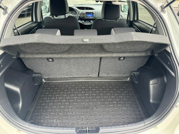 toyota-yaris-elektrisitetbensin-2019-big-18
