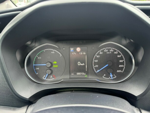 toyota-yaris-elektrisitetbensin-2019-big-17