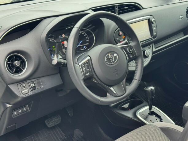 toyota-yaris-elektrisitetbensin-2019-big-6