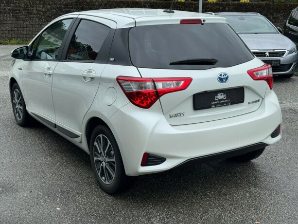 toyota-yaris-elektrisitetbensin-2019-big-5
