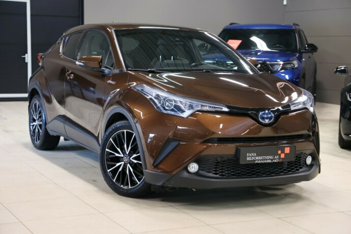 toyota-c-hr-elektrisitetbensin-2017-big-3