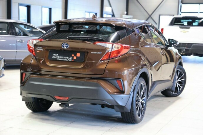 toyota-c-hr-elektrisitetbensin-2017-big-2