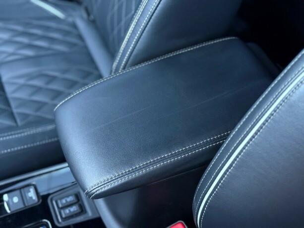 mitsubishi-outlander-elektrisitetbensin-2019-big-23