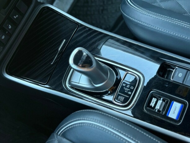 mitsubishi-outlander-elektrisitetbensin-2019-big-21