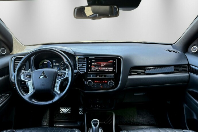 mitsubishi-outlander-elektrisitetbensin-2019-big-16