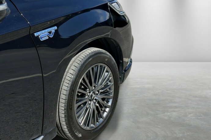 mitsubishi-outlander-elektrisitetbensin-2019-big-13