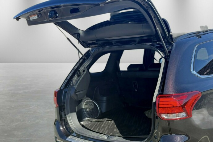 mitsubishi-outlander-elektrisitetbensin-2019-big-10