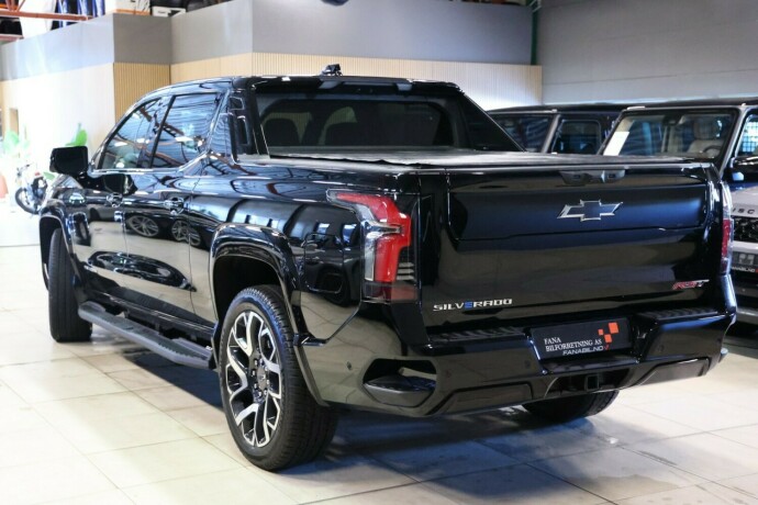 chevrolet-silverado-elektrisitet-2024-big-1