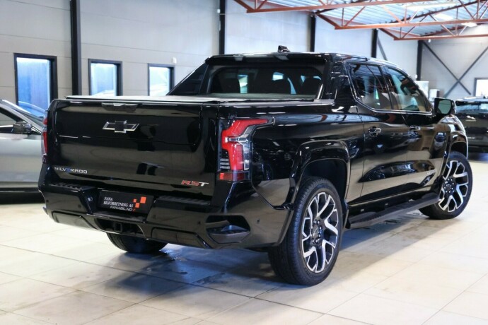 chevrolet-silverado-elektrisitet-2024-big-2