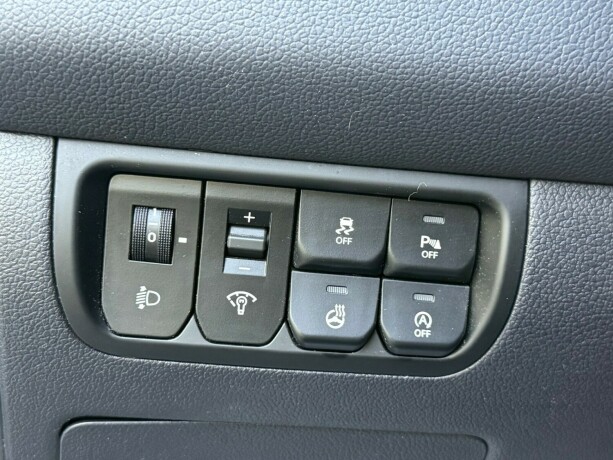 kia-rio-bensin-2013-big-25