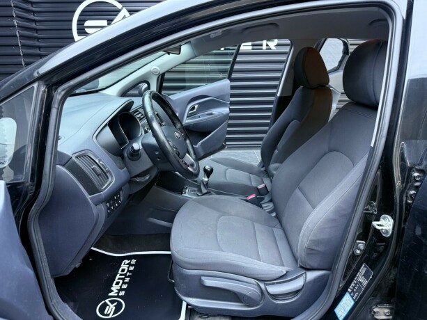 kia-rio-bensin-2013-big-30
