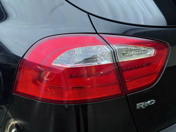 kia-rio-bensin-2013-big-6