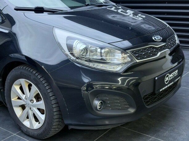 kia-rio-bensin-2013-big-2
