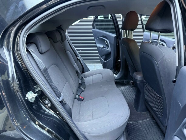 kia-rio-bensin-2013-big-27