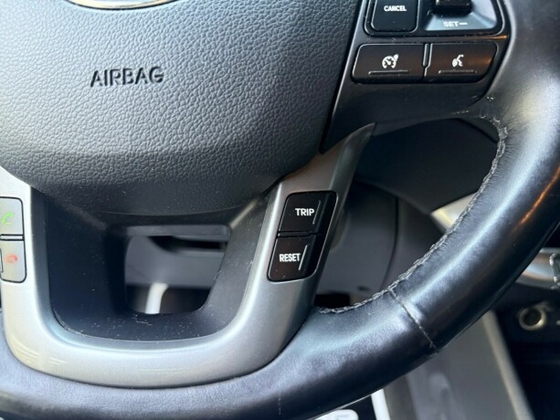kia-rio-bensin-2013-big-17