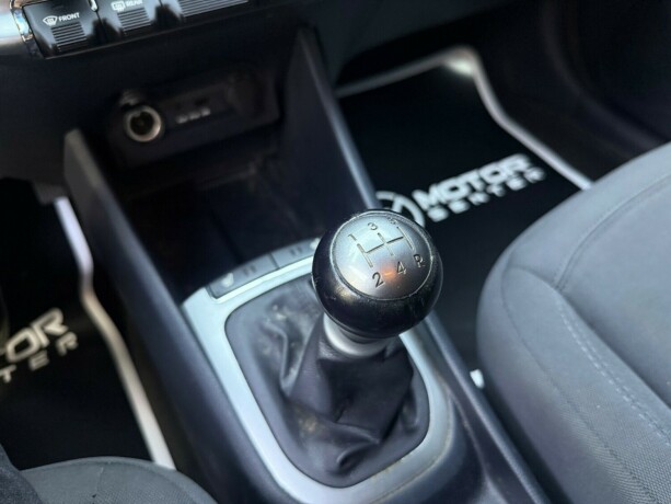 kia-rio-bensin-2013-big-24