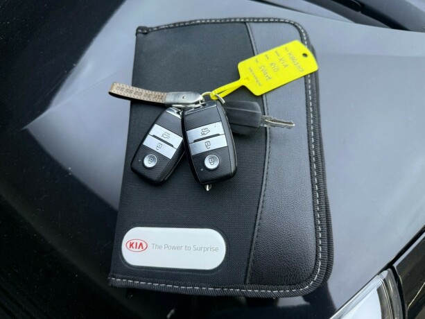 kia-rio-bensin-2013-big-33
