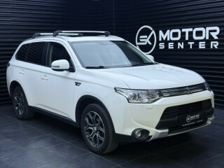 Mitsubishi | Outlander | Elektrisitet+bensin | 2015