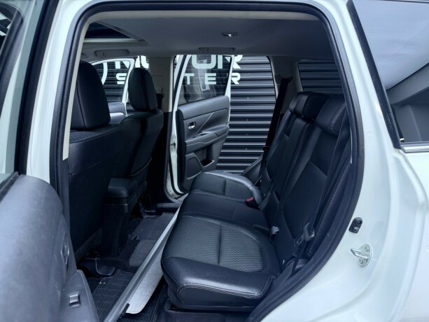 mitsubishi-outlander-elektrisitetbensin-2015-big-29