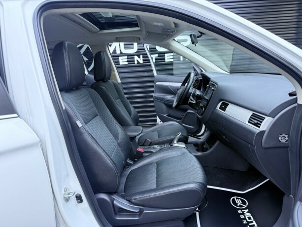 mitsubishi-outlander-elektrisitetbensin-2015-big-27
