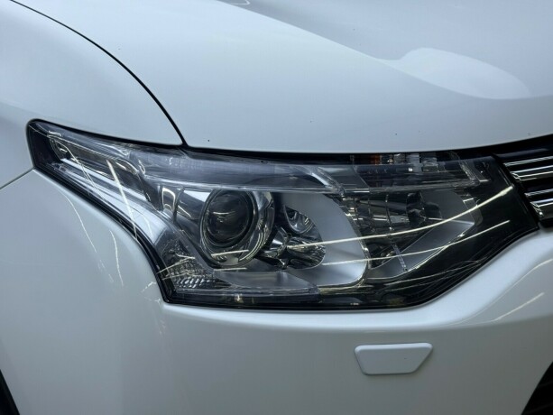 mitsubishi-outlander-elektrisitetbensin-2015-big-4