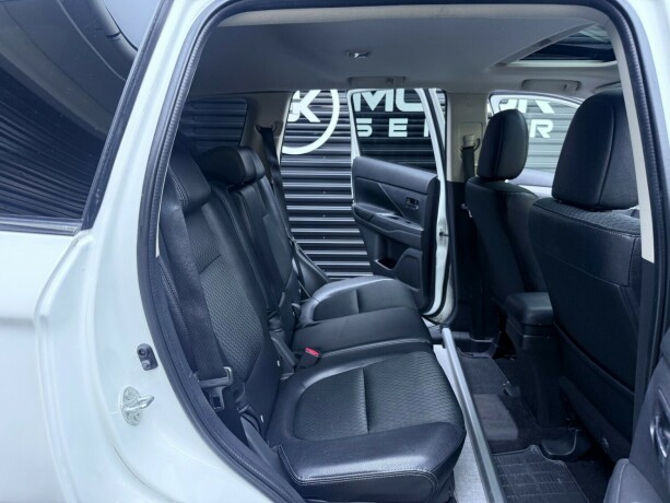 mitsubishi-outlander-elektrisitetbensin-2015-big-30