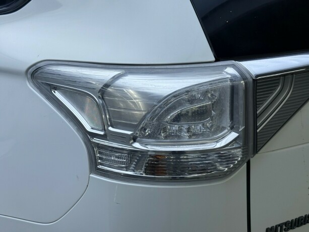 mitsubishi-outlander-elektrisitetbensin-2015-big-6