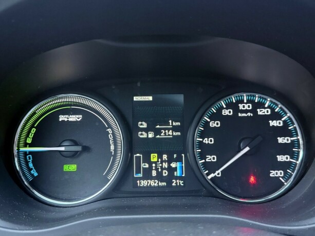 mitsubishi-outlander-elektrisitetbensin-2015-big-15