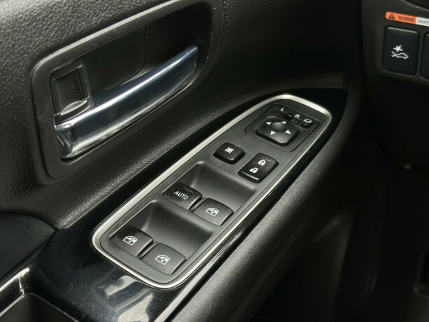 mitsubishi-outlander-elektrisitetbensin-2017-big-24
