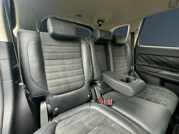 mitsubishi-outlander-elektrisitetbensin-2017-big-13