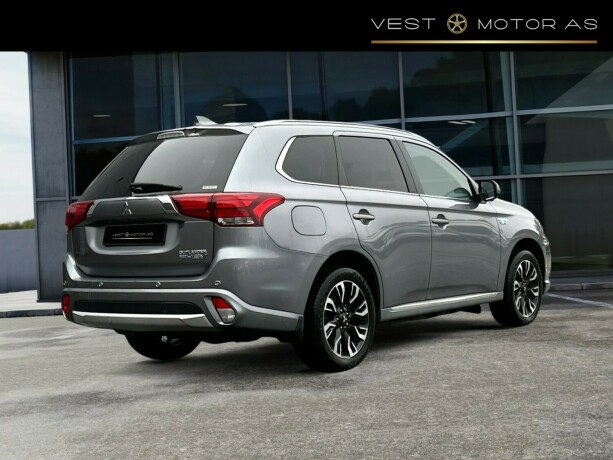 mitsubishi-outlander-elektrisitetbensin-2017-big-7